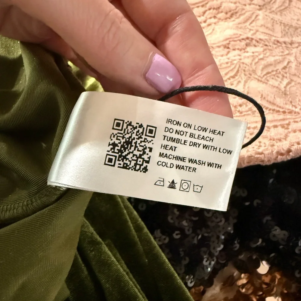 Cider Hunter Green Velvet Wide-Leg Jumpsuit – Size Large - Picture 6 of 8